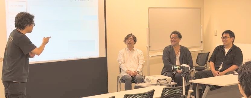 第1回 公開メディア会議。放送作家・プロデューサー4名がその場で意見を交わす様子